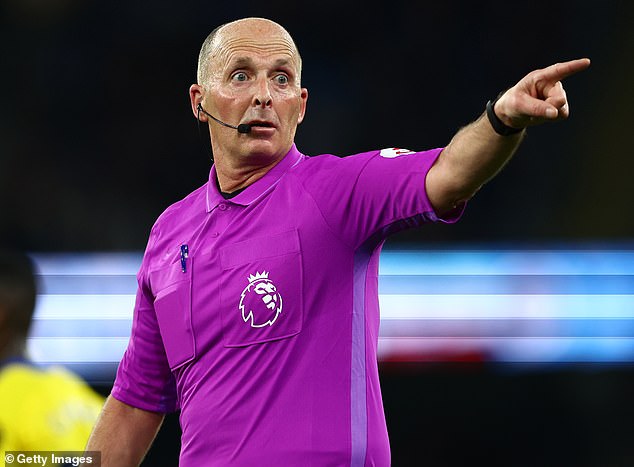 EPL refs Kevin Friend, Martin Atkinson, Mike Dean and John Moss don retire from officiating