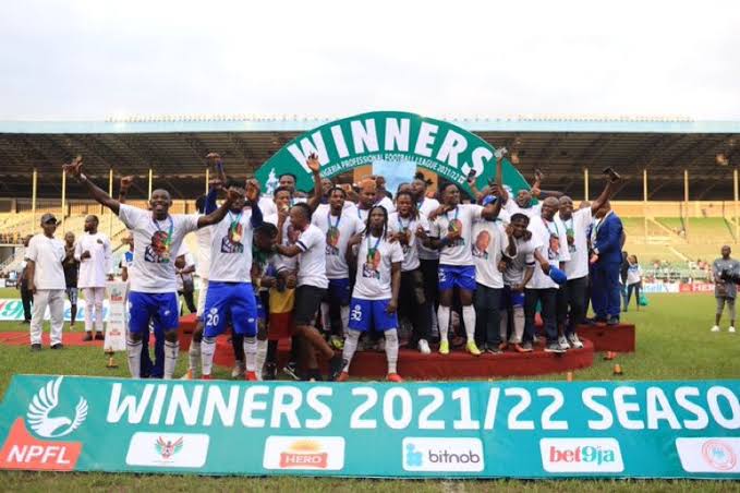Tanzania agberos don rob Rivers United team bus ahead of dem CAFCC match with Young Africans