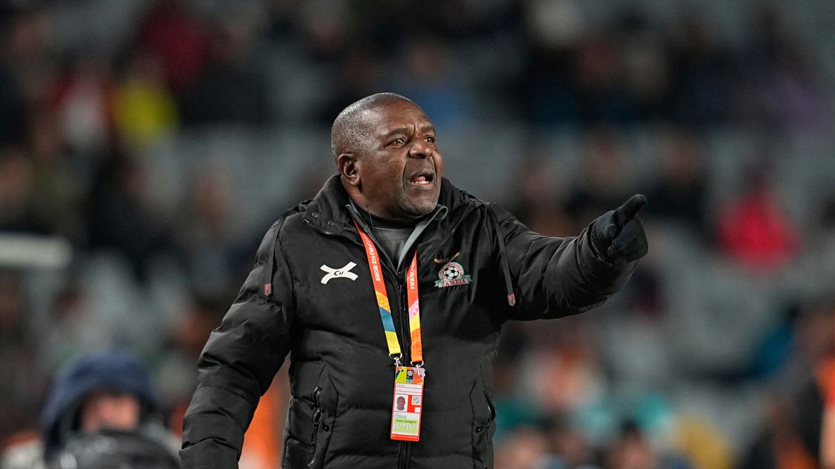FIFA dey investigate Zambia coachie for rubbing him female players chest again