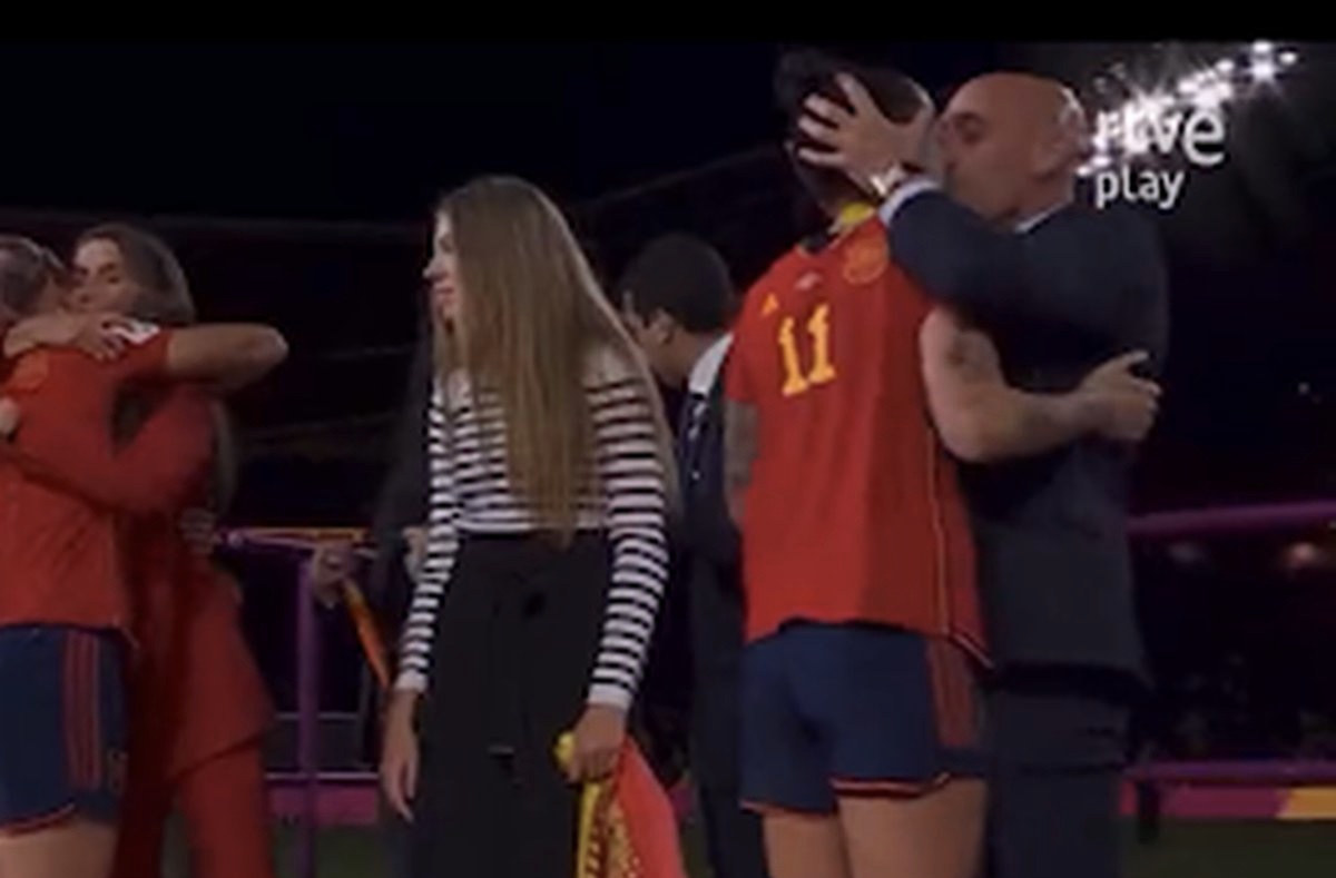 Na only idiots dey complain say I kiss female player - Spanish FA chairman